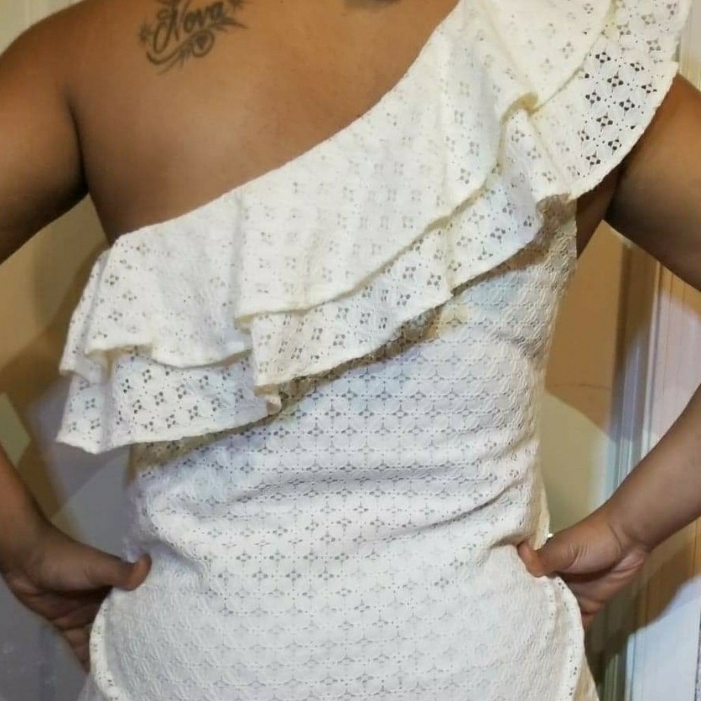 Banana Republic Ruffled One Shoulder Top - Picture 6 of 8